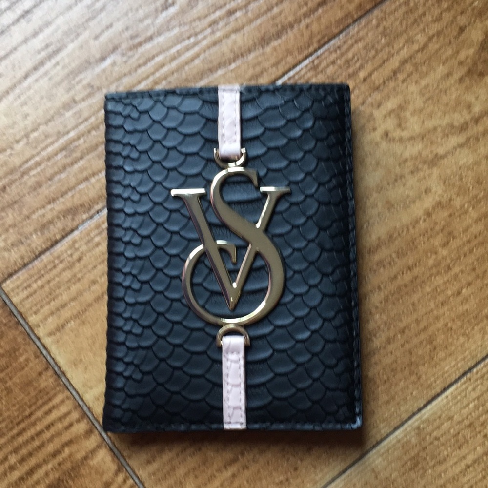 MOVING SALE - Exclusive VS passport holder